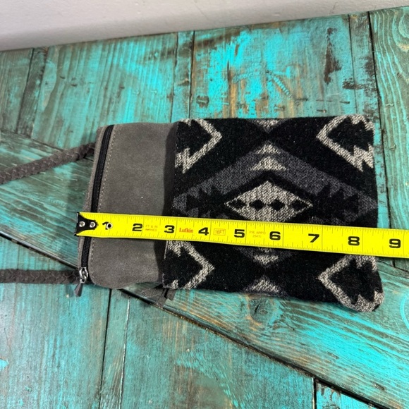 Manitobah Mukluks Suede Pouchette Shoulder Bag Crossbody Grey Aztec Wool - Picture 12 of 12
